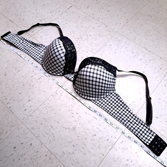 Carisma |Black and White Checkered Lace Bra 42C - Picture 9 of 9